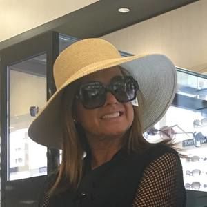 Meet your Posher, Renee